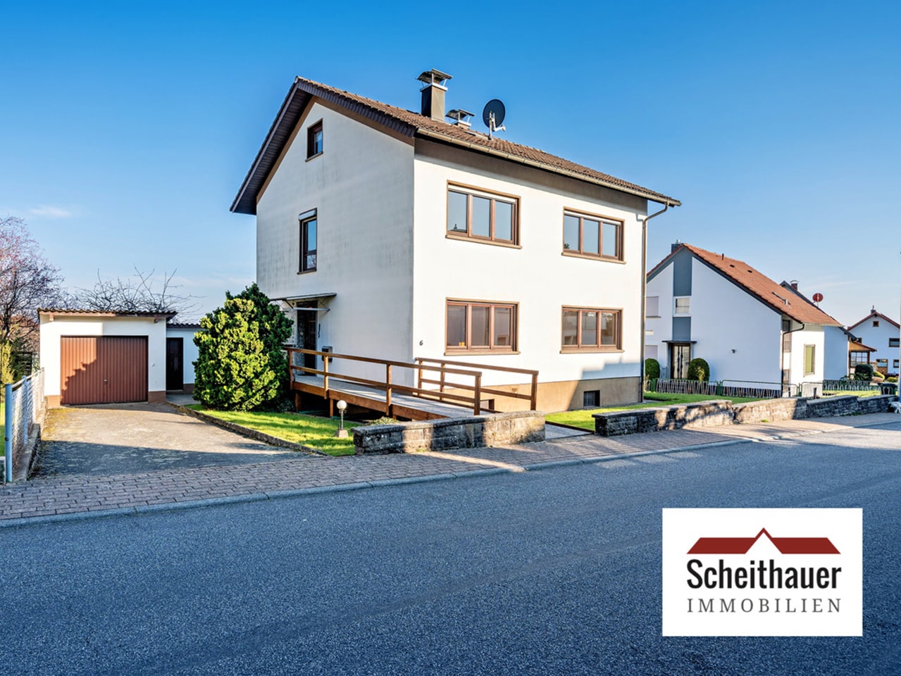 Freistehendes Zweifamilienhaus in Limbach